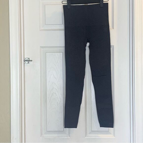 Spanx High Waisted Gray Seamless Leggings Size Small - Picture 1 of 8